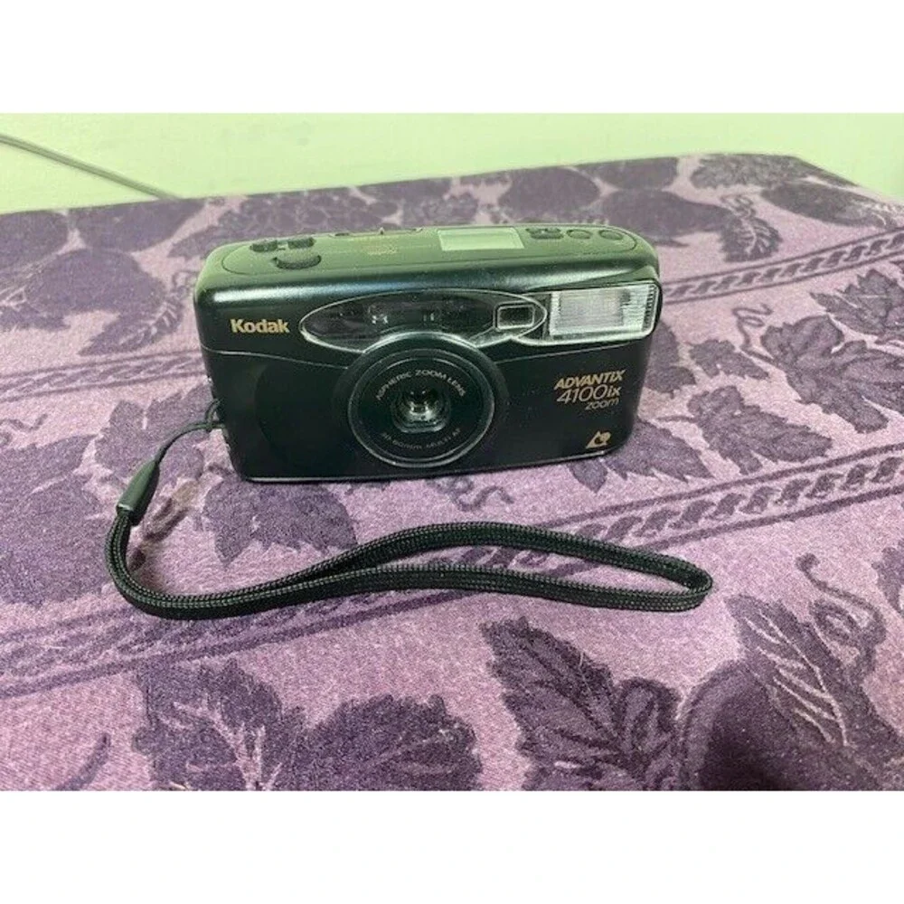 Kodak Advantix 4100 IX Zoom Advance Photo Systems Point & Shoot Film Camera